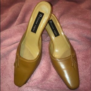 ETIENNE AIGNER WOMENS PUMPS